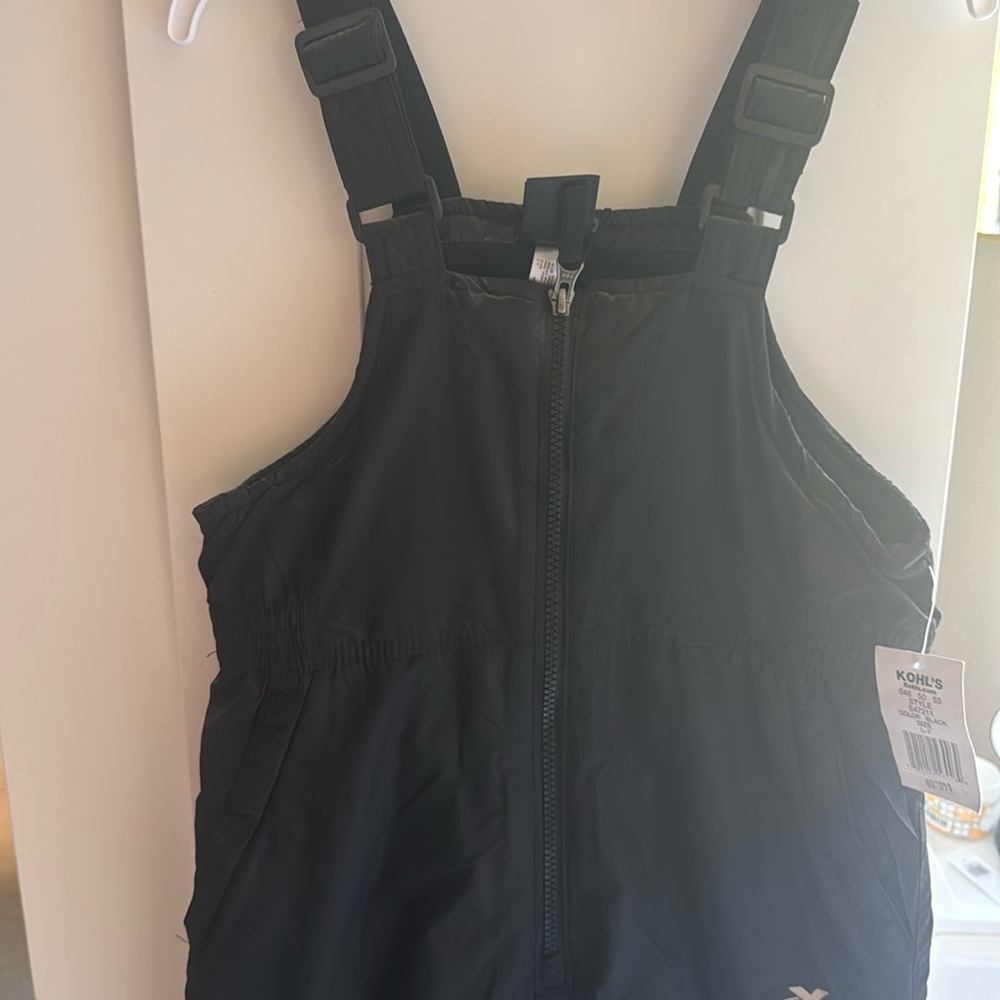 Large size 7 kids snowsuit nwt black